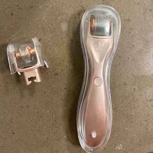 BeautyBio GloPRO Microneedling Regeneration Facial Tool